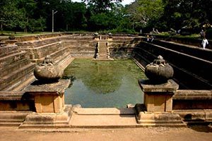 Anuradhapura_Kuttam-Pokuna