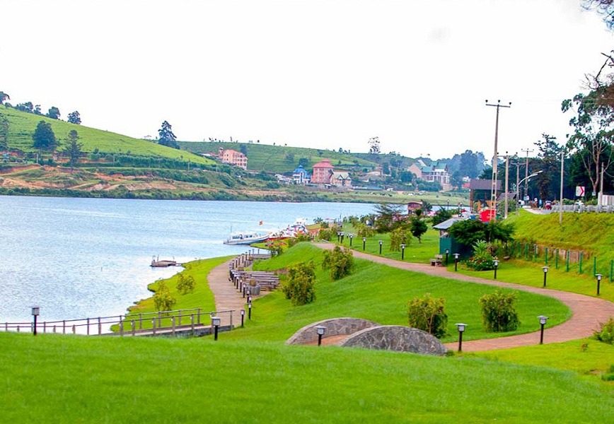 Gegory Lake at Nuwara Eliya