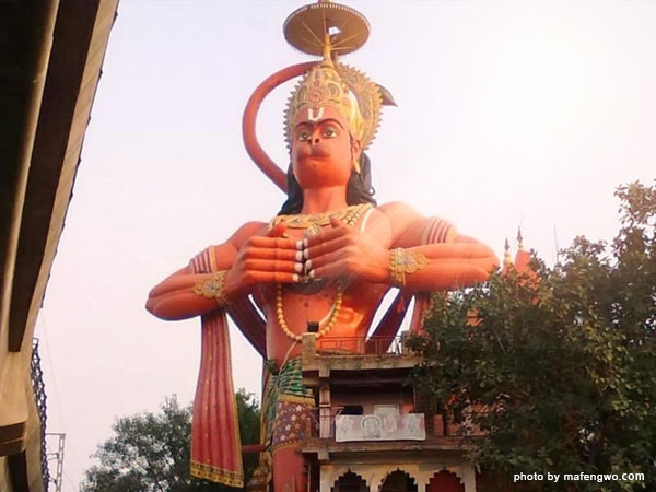 Baktha Hanuman Temple at Ramboda