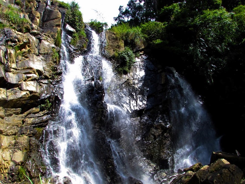 Near Ellathota Falls with daytime i