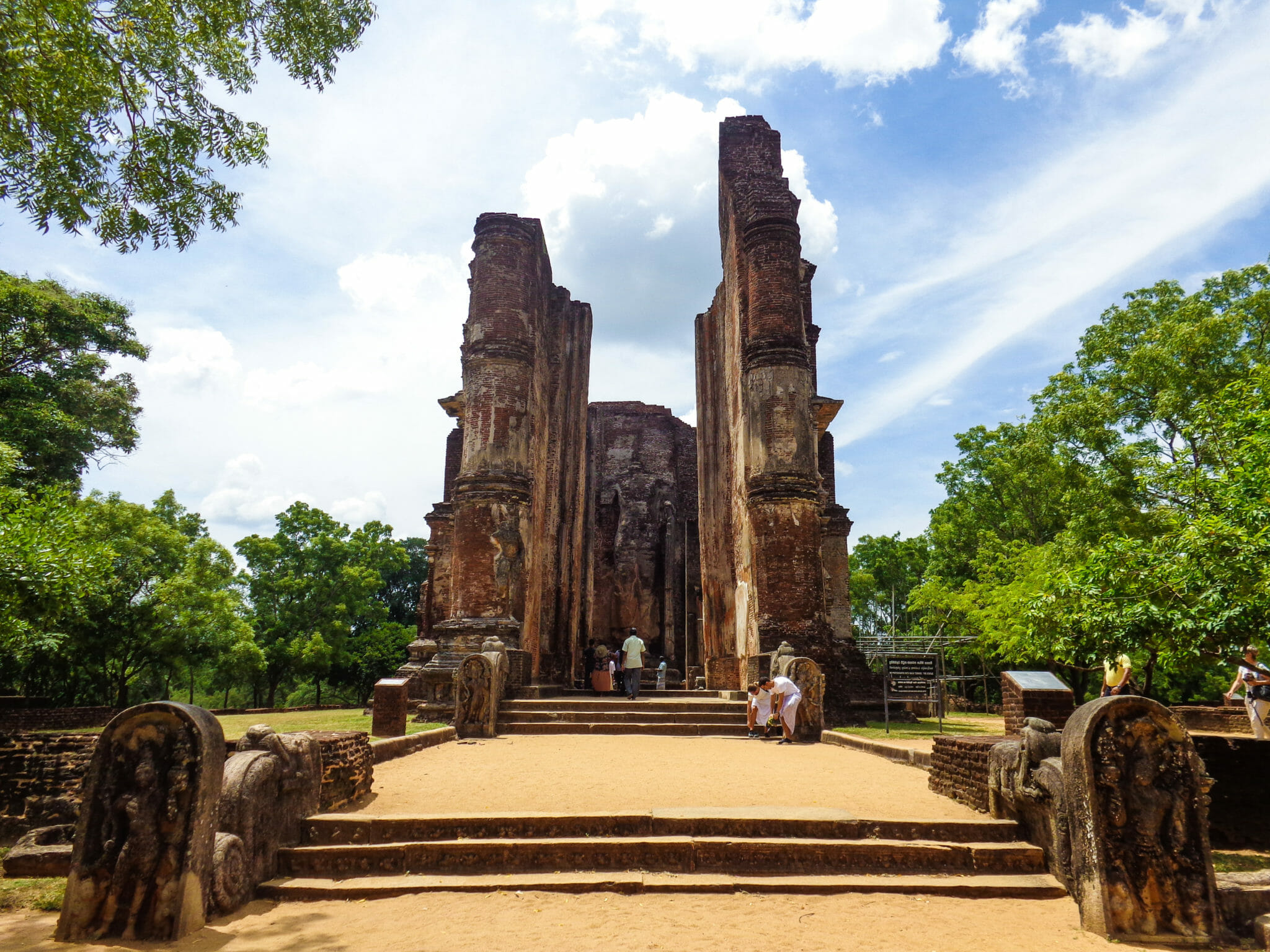 lankatilaka vihara polonnaruwa photo