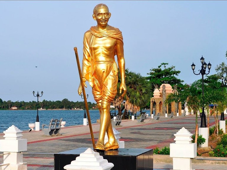 Mahatama Gandhi Statue in Mahathma gandhi park