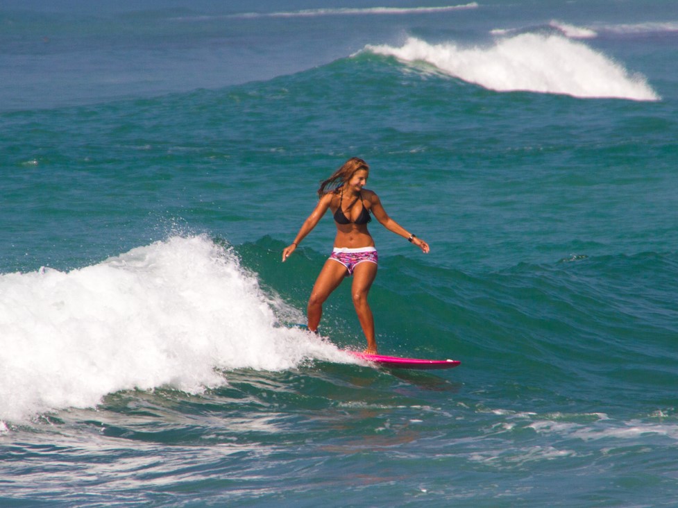 surfing midigama beach